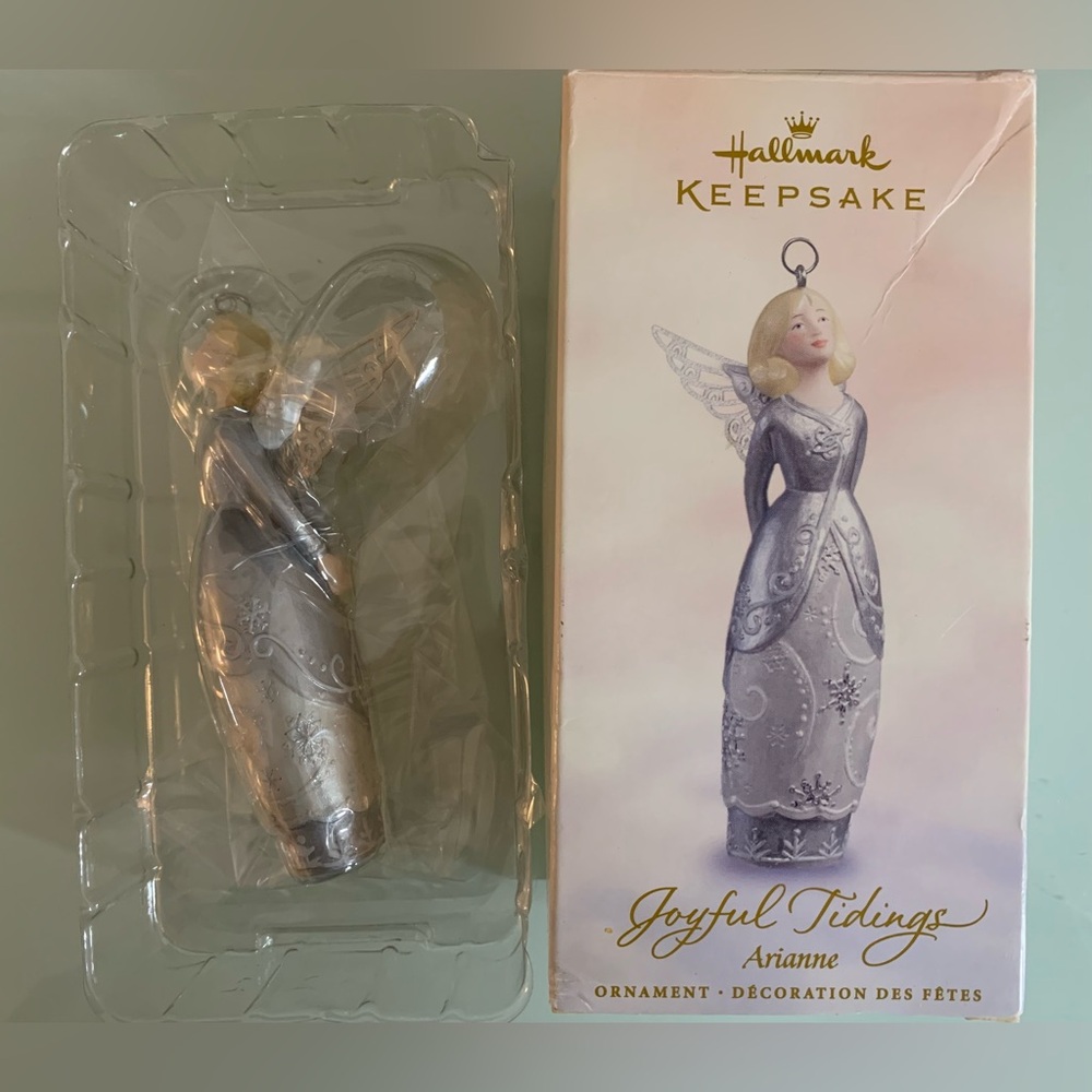 🪽NIB Hallmark Joyful Tidings Arianne Angel Ornament